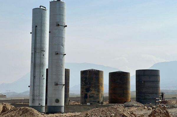 Нефтеперерабатывающий завод строят в селе Кок-Талаа Баткенской области - Sputnik Кыргызстан