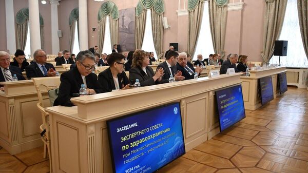 Заседание Экспертного совета по здравоохранению при Межпарламентской Ассамблее СНГ в Санкт Петербурге - Sputnik Кыргызстан