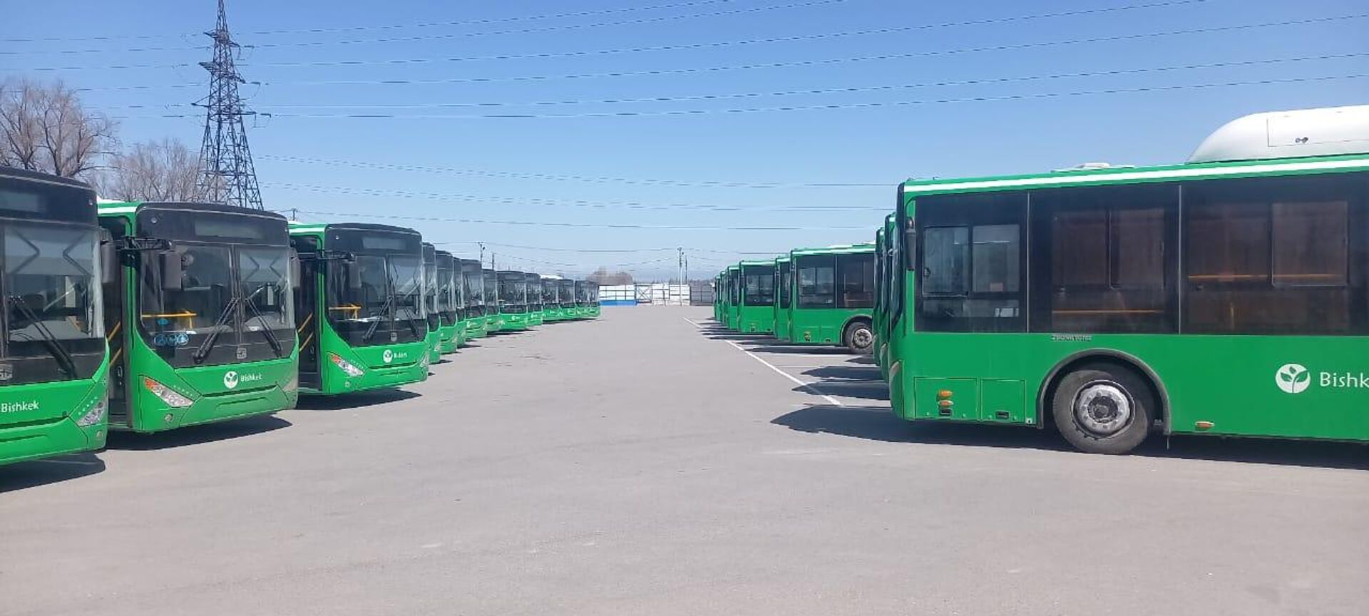 Прибытие второй партии новых автобусов в Бишкек  - Sputnik Кыргызстан, 1920, 01.04.2024