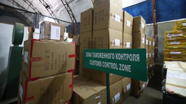 Товары на зоне таможенного контроля. Архивное фото  - Sputnik Кыргызстан