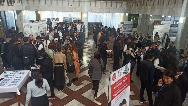 В Кыргызстане проходит Международная выставка евразийского образования - Sputnik Кыргызстан