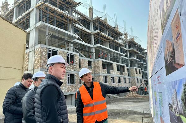 В шести районах Джалал-Абада строят дома, квартиры в которых можно будет приобрести на условиях ипотечного кредитования - Sputnik Кыргызстан