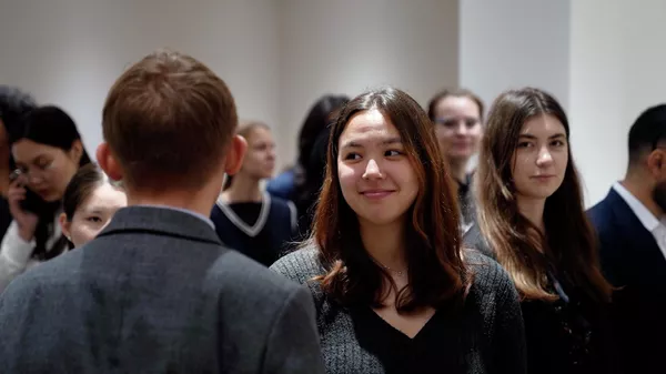Бишкекте студенттер үчүн КРСУга караштуу “Жаштар” борбору ачылды. Видео - Sputnik Кыргызстан
