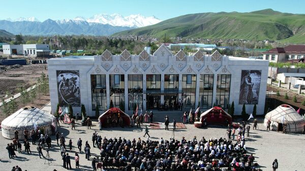 Президент КР открыл новое здание национального театра Манас - Sputnik Кыргызстан