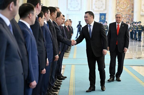 Напомним, что Жапаров прибыл в Казахстан с двухдневным официальным визитом. - Sputnik Кыргызстан