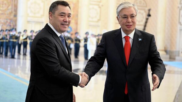 Торжественная церемония встречи президента РК Касыма-Жомарта Токаева с главой КР Садыром Жапаровым - Sputnik Кыргызстан