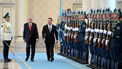 Торжественная церемония встречи президента РК Касыма-Жомарта Токаева с главой КР Садыром Жапаровым