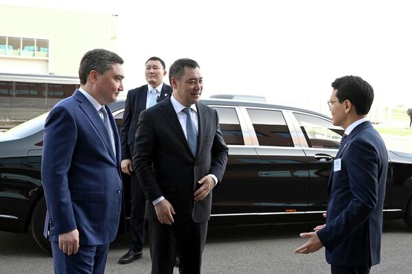 Президент КР Садыр Жапаров в Астане посетил Национальный космический центр &quot;Казахстан гарыш сапары&quot; - Sputnik Кыргызстан