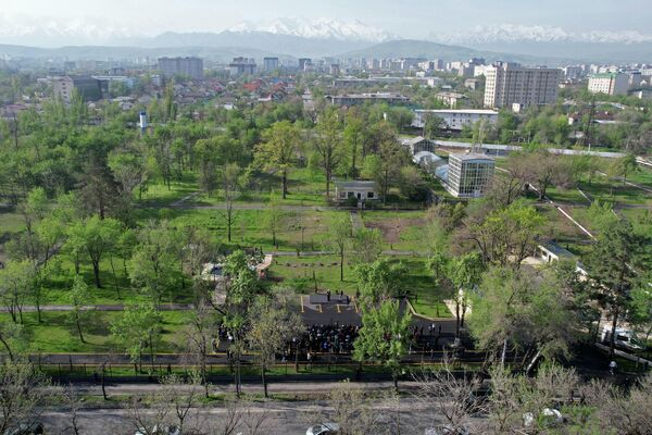 Садыр Жапаров намерен вернуть Бишкеку славу города-сада - Sputnik Кыргызстан