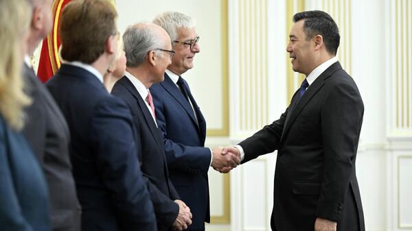 Встреча президента КР Садыра Жапарова с делегацией сената Франции - Sputnik Кыргызстан