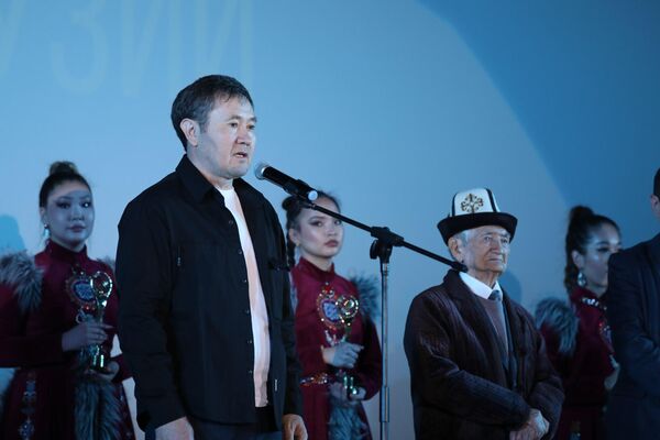 Фестиваль включает две программы: международную и национальную - Sputnik Кыргызстан