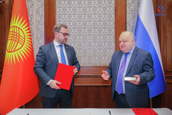 В свою очередь ректор ЛГУ Григорий Двас заверил, что университет открыт для сотрудничества в любой форме - Sputnik Кыргызстан