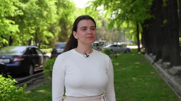 Как студенты из России приехали в Бишкек, чтобы выучить кыргызский — видео - Sputnik Кыргызстан