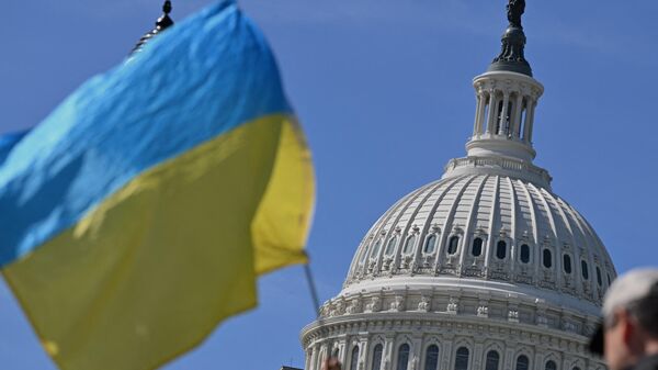 Украинский флаг возле Капитолия США. Архивное фото - Sputnik Кыргызстан