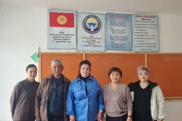 Исследователи также отметили рост популярности новых специальностей, связанных с билингвальным образование - Sputnik Кыргызстан