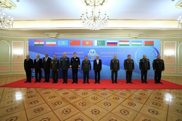 Астанада ШКУга мүчө мамлекеттердин коргоо министрлеринин жыйыны өтүүдө - Sputnik Кыргызстан