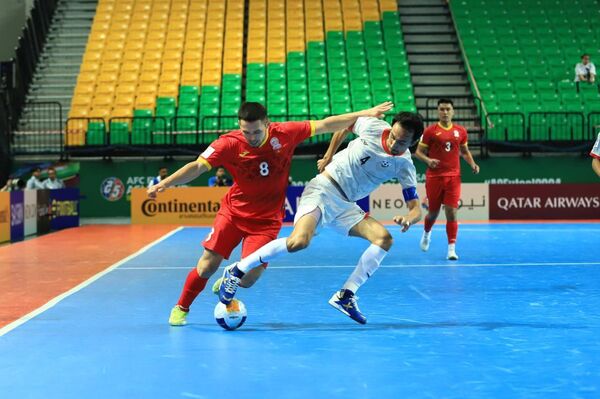 Сборная Кыргызстана по футзалу упустила шанс попасть на чемпионат мира — в решающем матче команда проиграла соперникам из Афганистана со счетом 5:3 - Sputnik Кыргызстан