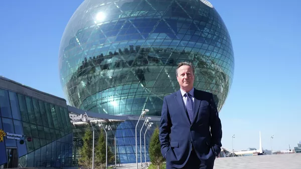 Министр иностранных дел Великобритании Дэвид Кэмерон в Казахстане - Sputnik Кыргызстан