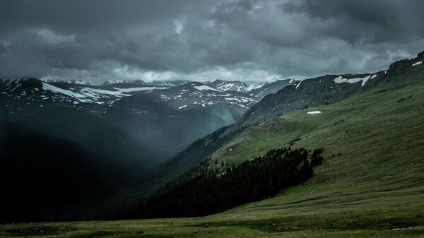 Пасмурная погода в горах. Архивное фото - Sputnik Кыргызстан