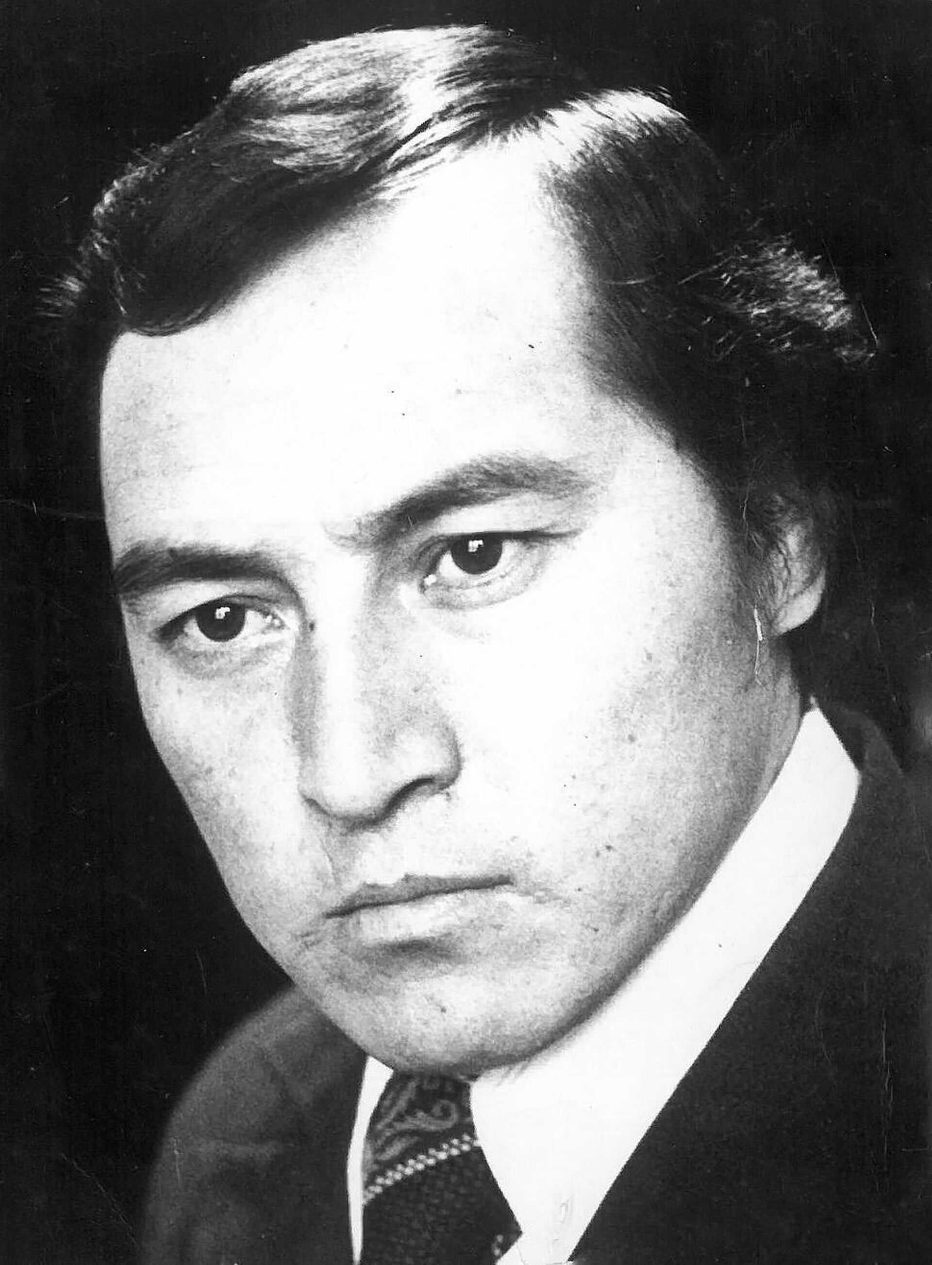 Поэт и журналист Курбаналы Сабыров - Sputnik Кыргызстан, 1920, 05.05.2024