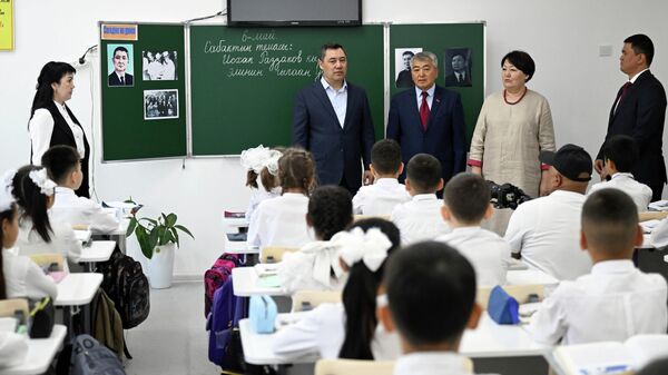 Церемонии открытия нового здания школы им. Исхака Раззакова в Оше - Sputnik Кыргызстан