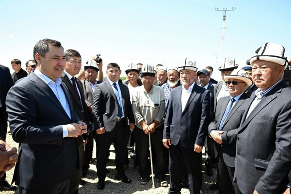 Президент КР Садыр Жапаров дал старт строительству села для переселенцев из эксклава Барак - Sputnik Кыргызстан