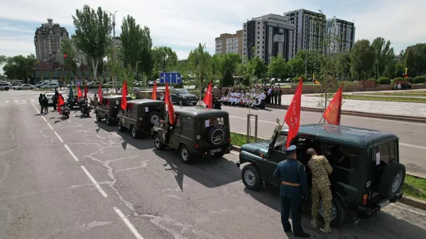 В Бишкеке прошел автопробег, посвященный Дню Победы. Видео - Sputnik Кыргызстан