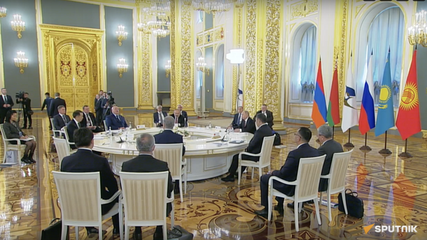 Заседание юбилейного саммита ЕАЭС — запись прямого эфира - Sputnik Кыргызстан
