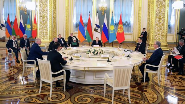 Президенты стран участниц ЕАЭС приняли участие в юбилейном саммите ЕАЭС в Москве - Sputnik Кыргызстан