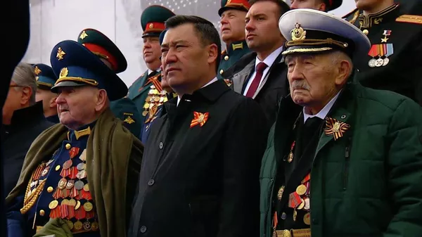 Кыргызстандын президенти Садыр Жапаров Жеңиш парадында - Sputnik Кыргызстан