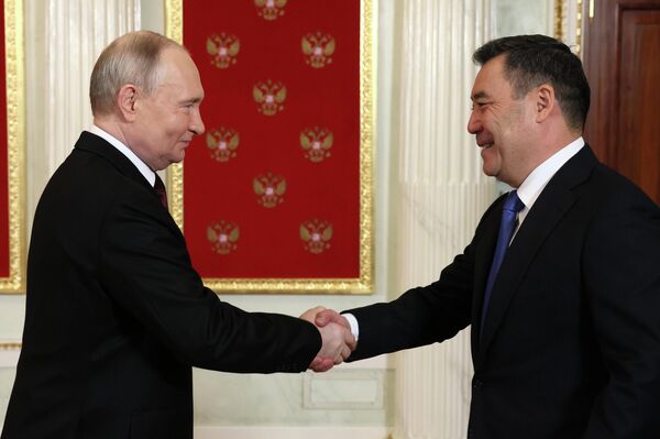  Владимир Путин менен Садыр Жапаров - Sputnik Кыргызстан