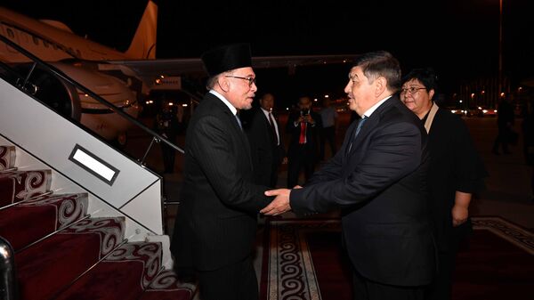 Кыргызстанга Малайзиянын премьер-министри Анвар Ибрагим келди - Sputnik Кыргызстан