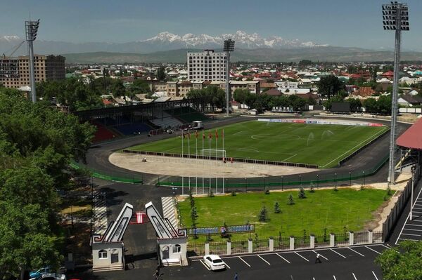 Жалал-Абад шаарындагы &quot;Курманбек&quot; стадиону толук реконструкциялангандан кийин пайдаланууга берилди - Sputnik Кыргызстан