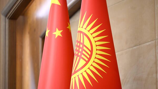 Кыргызстан жана Кытайдын желектери - Sputnik Кыргызстан