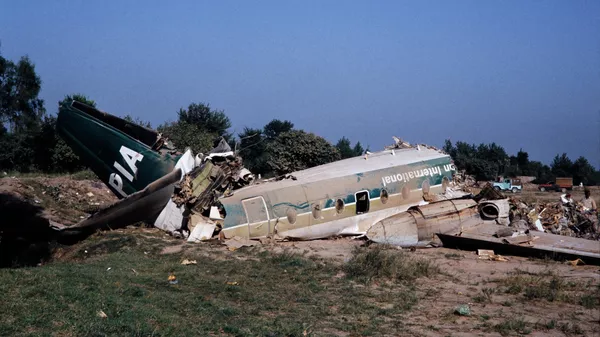 Вид на обломки, образовавшиеся в результате крушения самолета, летевшего между Лусакой и Мапуту, 20 октября 1986 года, в результате чего погибли пассажиры и президент Мозамбика Самора Машел. - Sputnik Кыргызстан
