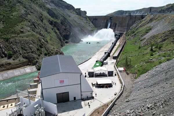 Малая гидроэлектростанция &quot;Бала-Саруу&quot; построена на нижнем бьефе Кировского водохранилища с тремя генераторами общей мощностью 25 мегаватт - Sputnik Кыргызстан