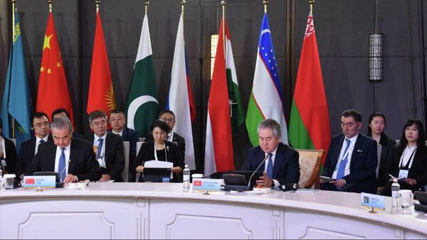 Глава МИД КР Жээнбек Кулубаев на заседании СМИД ШОС в Астане - Sputnik Кыргызстан