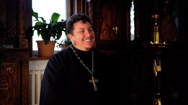 Как живут священники в Кыргызстане — интервью с церковным служителем - Sputnik Кыргызстан