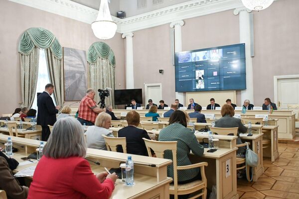 В Санкт-Петербурге прошел круглый стол на тему &quot;Применение модельного Налогового кодекса для стран СНГ и развитие национального законодательства в налоговой сфере&quot; - Sputnik Кыргызстан