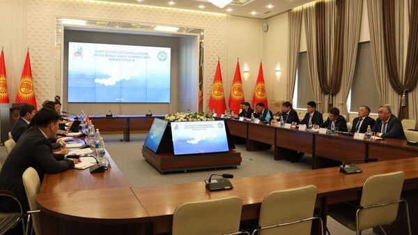 Встреча министра экономики и коммерции КР с главой Минфина РК - Sputnik Кыргызстан
