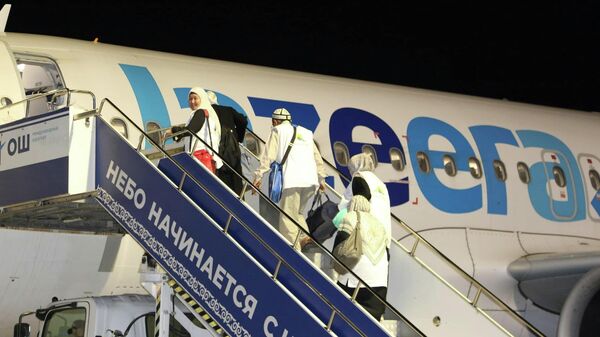 Первые рейсы паломников в Медину вылетели из Международного аэропорта Ош - Sputnik Кыргызстан