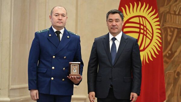 Генеральный прокурор Кыргызстана Максат Асаналиев и президент Садыр Жапаров - Sputnik Кыргызстан