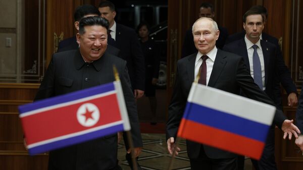 Россиянын президенти Владимир Путин жана Түндүк Кореянын лидери Ким Чен Ын - Sputnik Кыргызстан