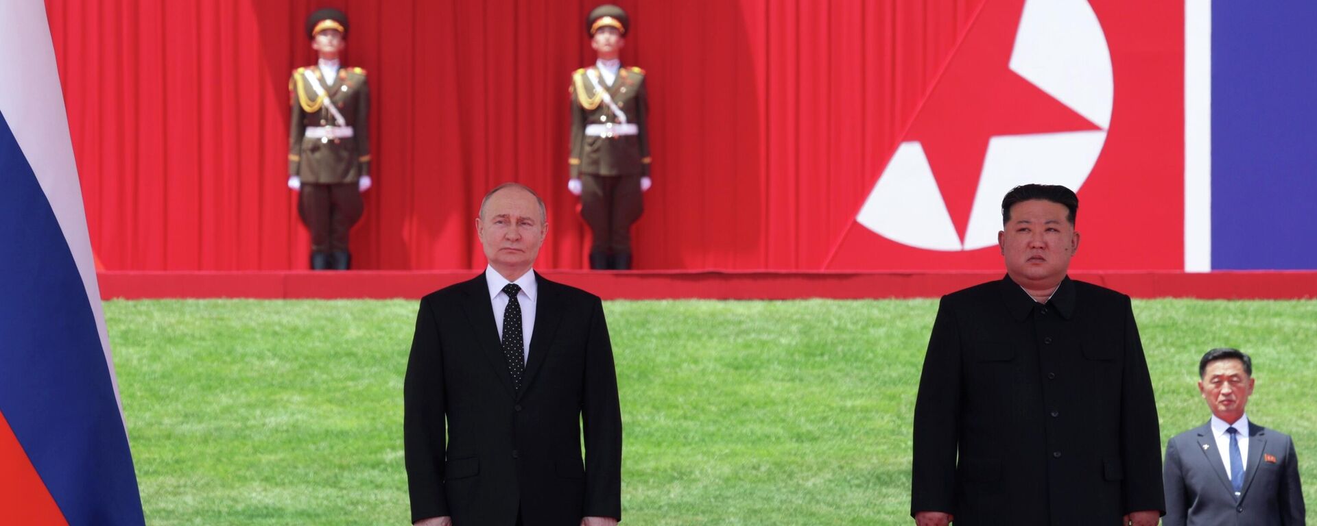 РФ лидери Владимир Путин жана Түндүк Корея лидери Ким Чен Ын - Sputnik Кыргызстан, 1920, 19.06.2024