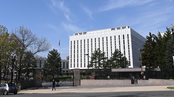 Здание посольства России в Вашингтоне. Архивное фото  - Sputnik Кыргызстан