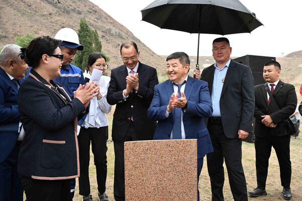 Глава кабмина КР дал старт строительству малой ГЭС на Орто-Токойском водохранилище - Sputnik Кыргызстан