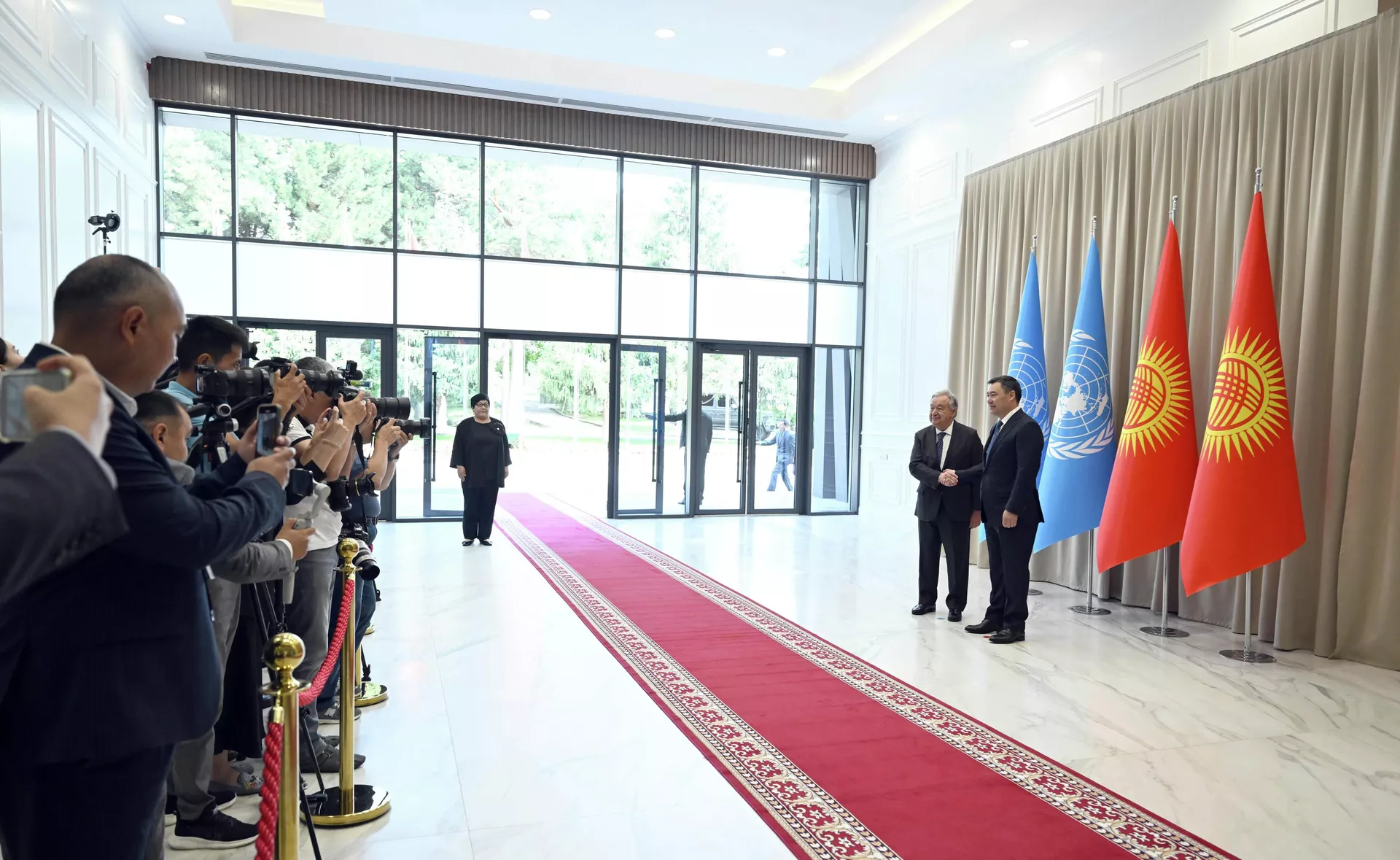 Переговоры президента Садыра Жапарова с Генеральным секретарем ООН Антониу Гутерришем
 - Sputnik Кыргызстан, 1920, 02.07.2024