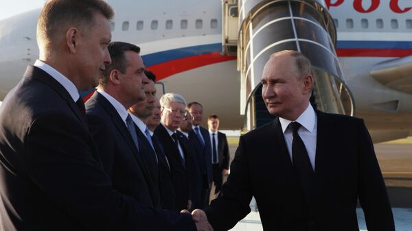 Президент Владимир Путин прибыл в Астану для участия в саммите ШОС - Sputnik Кыргызстан