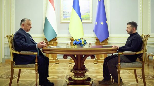 Президент Украины Владимир Зеленский и премьер-министр Венгрии Виктор Орбан проводят встречу в Киеве, Украина - Sputnik Кыргызстан