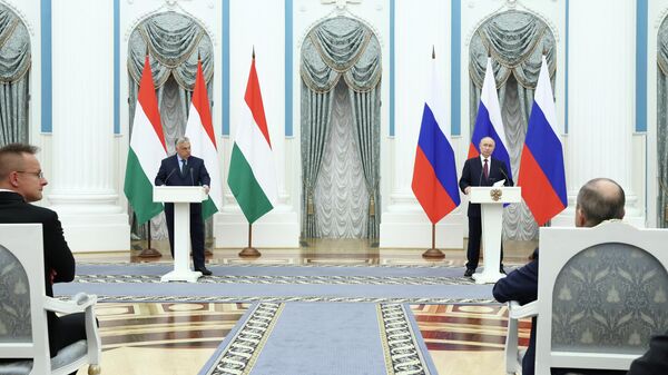Венгриянын премьер-министри Виктор Орбан менен РФ президенти Владимир Путиндин жолугушуусу  - Sputnik Кыргызстан